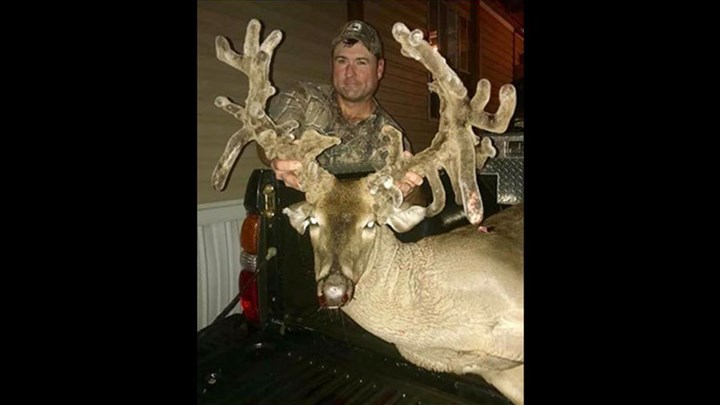 Mississippi Bowhunter Bags Unique 36-Point Buck