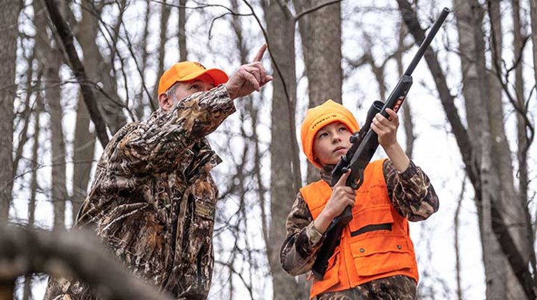 NRA Hunters' Leadership Forum | NRA, USFWS Sign MOU to Collaborate on Hunter Recruitment, Conservation