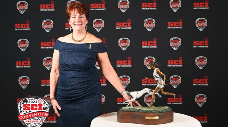 NRA Hunters' Leadership Forum | Veronica Kosich Receives NRA-Sponsored Diana Award at SCI Convention