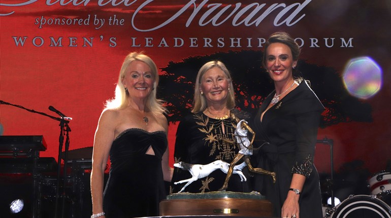 NRA Hunters' Leadership Forum | NRA-Sponsored SCI Diana Award Presented to Siri Campbell-Fossel at SCI Show
